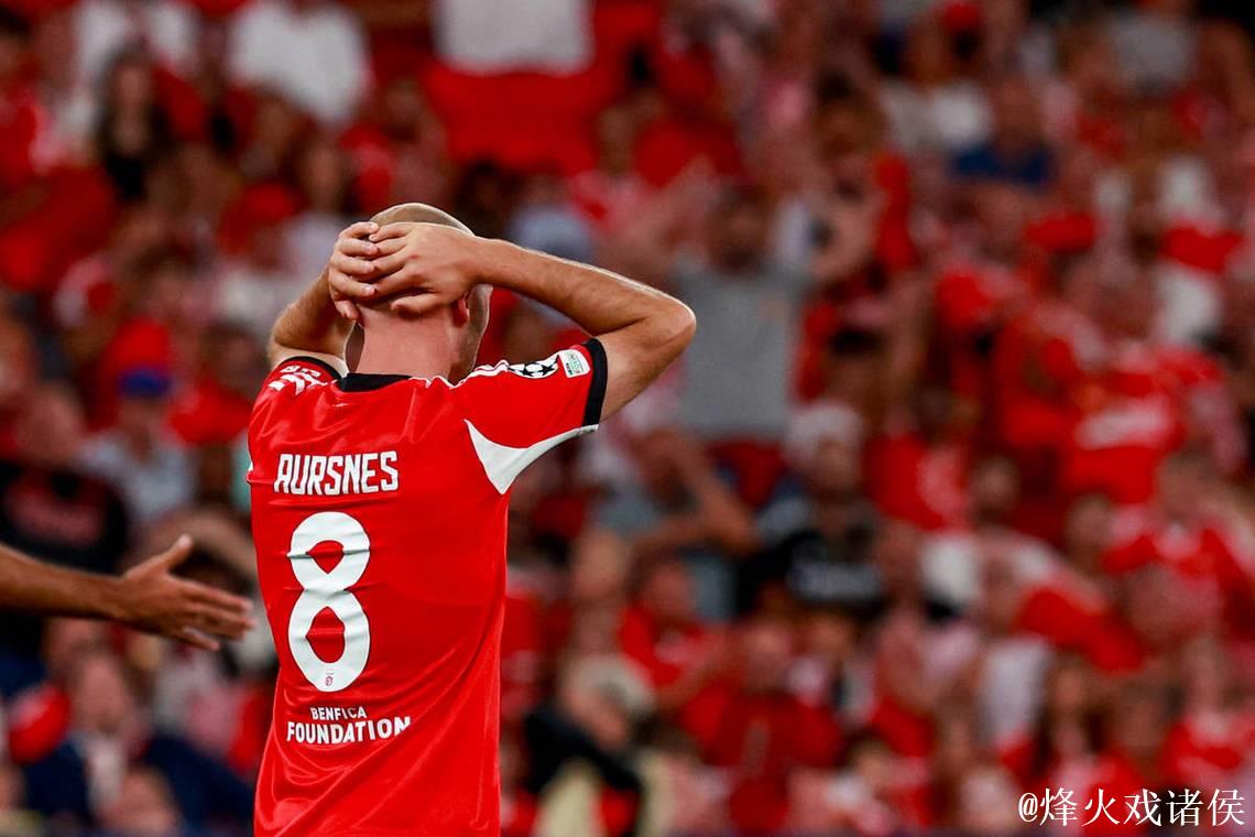 索博斯洛伊失误致点球 利物浦0-1负加拉塔萨雷遭遇两连败